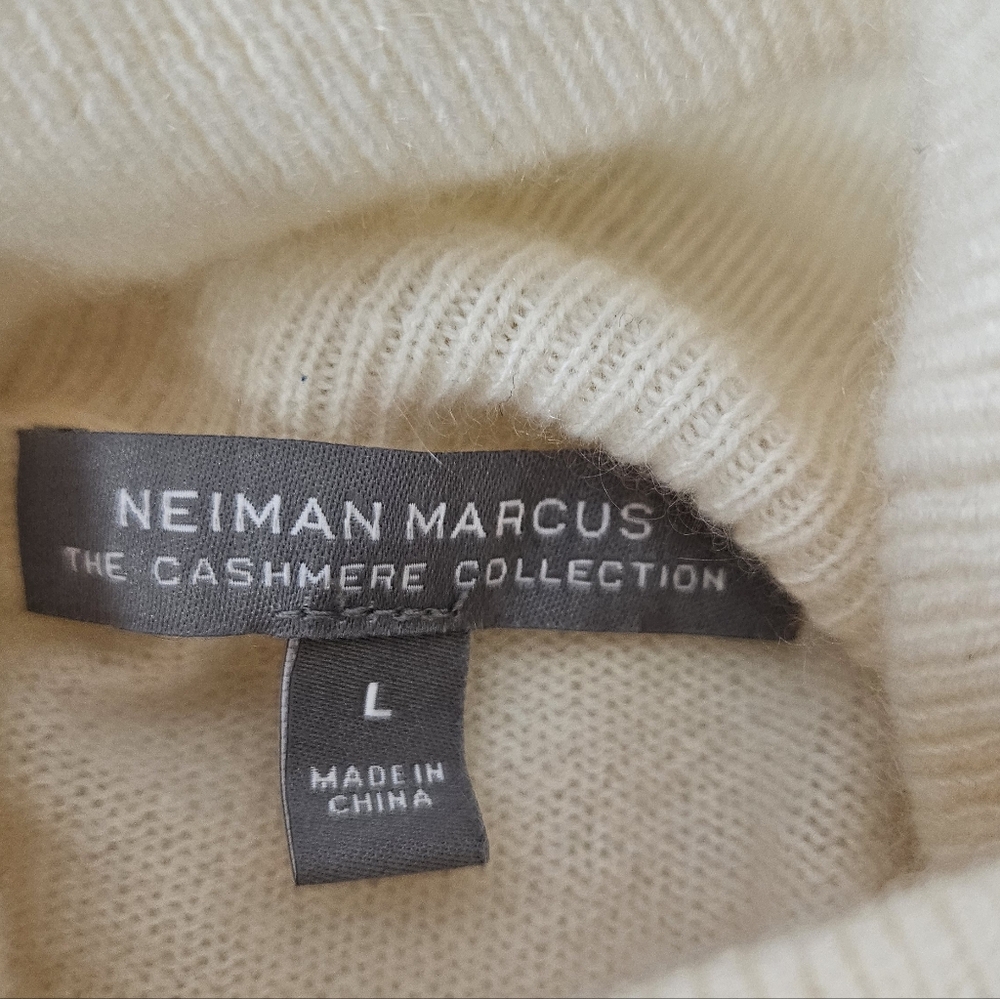 Neiman Marcus Cashmere Ivory Turtleneck Sweater Relaxed Fit L - Picture 8 of 10